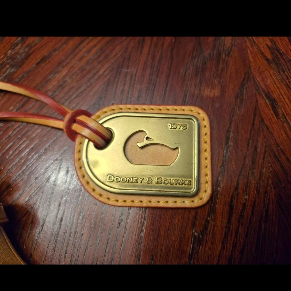 Dooney & Bourke Tan Patterned Shoulder Bag - Picture 7 of 8